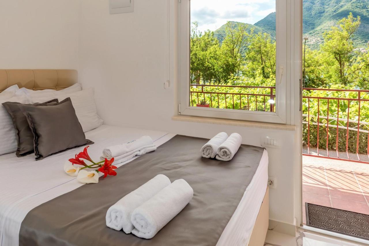 Apartments Vujicic Tivat Luaran gambar