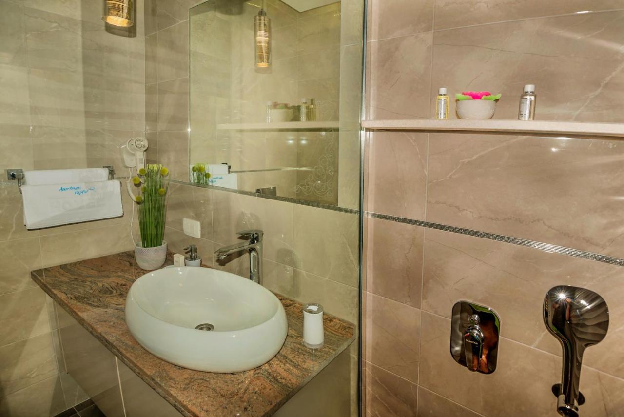 Apartments Vujicic Tivat Luaran gambar