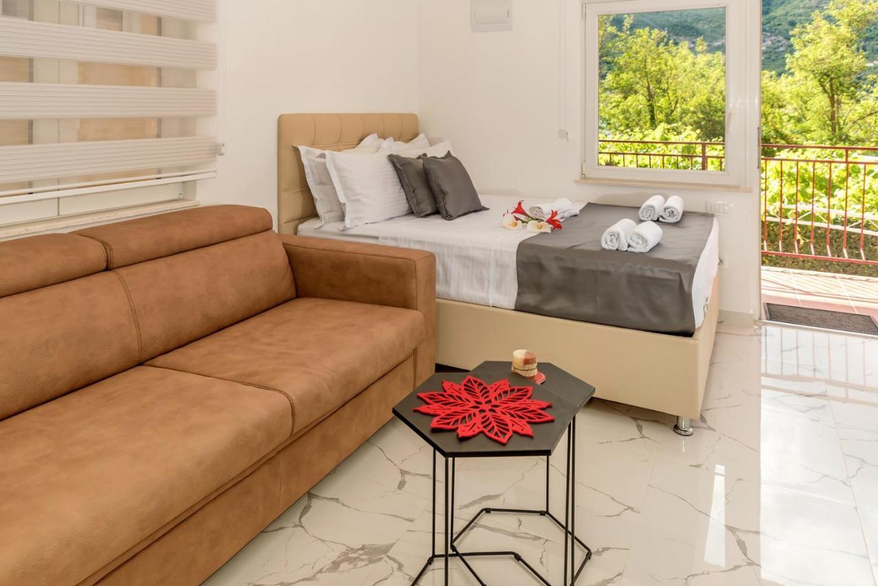 Apartments Vujicic Tivat Luaran gambar
